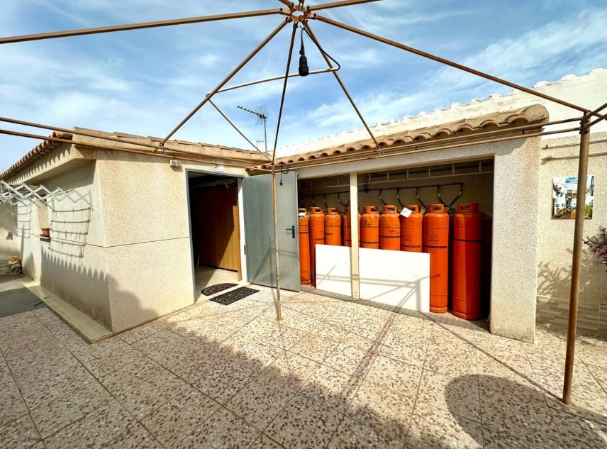 4 soveværelse Villa til salg i El Chaparral med swimmingpool garage - € 550.000 (Ref: 10138756)