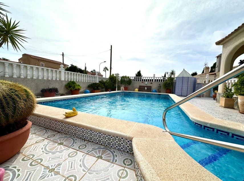 4 soveværelse Villa til salg i El Chaparral med swimmingpool garage - € 550.000 (Ref: 10138756)