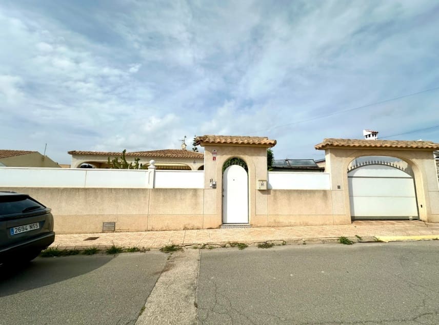 4 soveværelse Villa til salg i El Chaparral med swimmingpool garage - € 550.000 (Ref: 10138756)