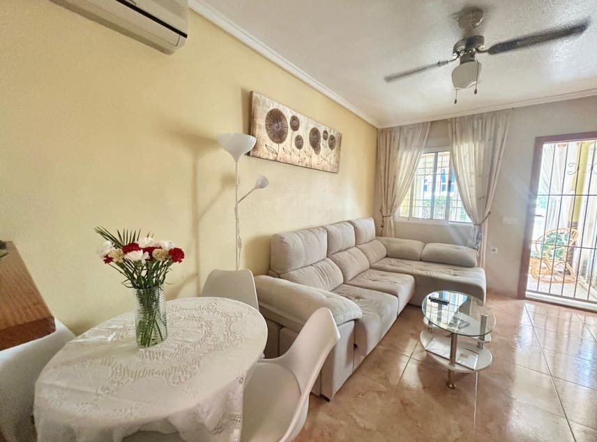 2 slaapkamer Bungalow te koop in Torrevieja met zwembad garage - € 139.950 (Ref: 10154289)