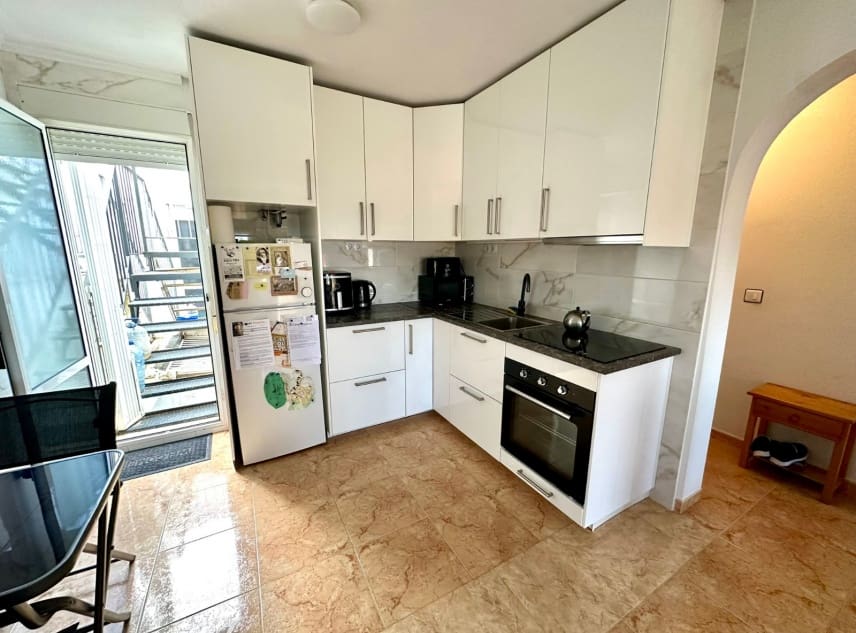 2 sypialnia Bungalow na sprzedaż w Torrevieja z basenem garażem - 148 950 € (Ref: 10158395)