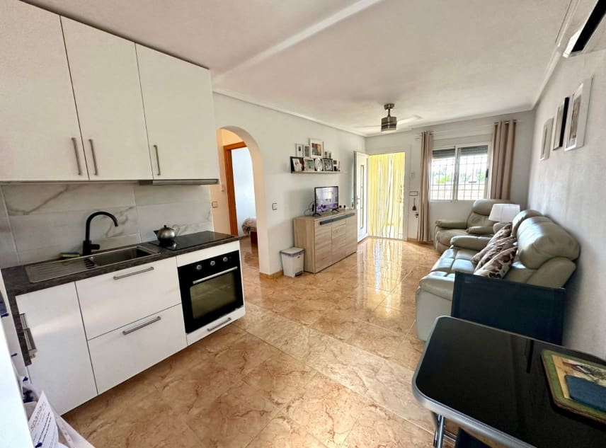 2 sypialnia Bungalow na sprzedaż w Torrevieja z basenem garażem - 148 950 € (Ref: 10158395)