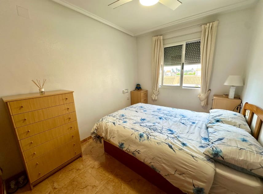 2 sypialnia Bungalow na sprzedaż w Torrevieja z basenem garażem - 148 950 € (Ref: 10158395)