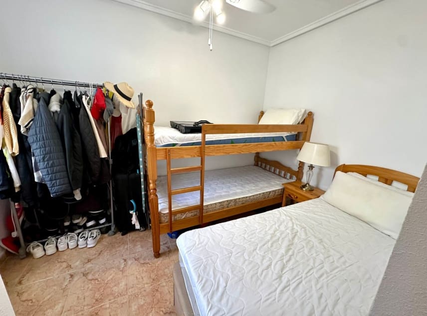 2 sypialnia Bungalow na sprzedaż w Torrevieja z basenem garażem - 148 950 € (Ref: 10158395)
