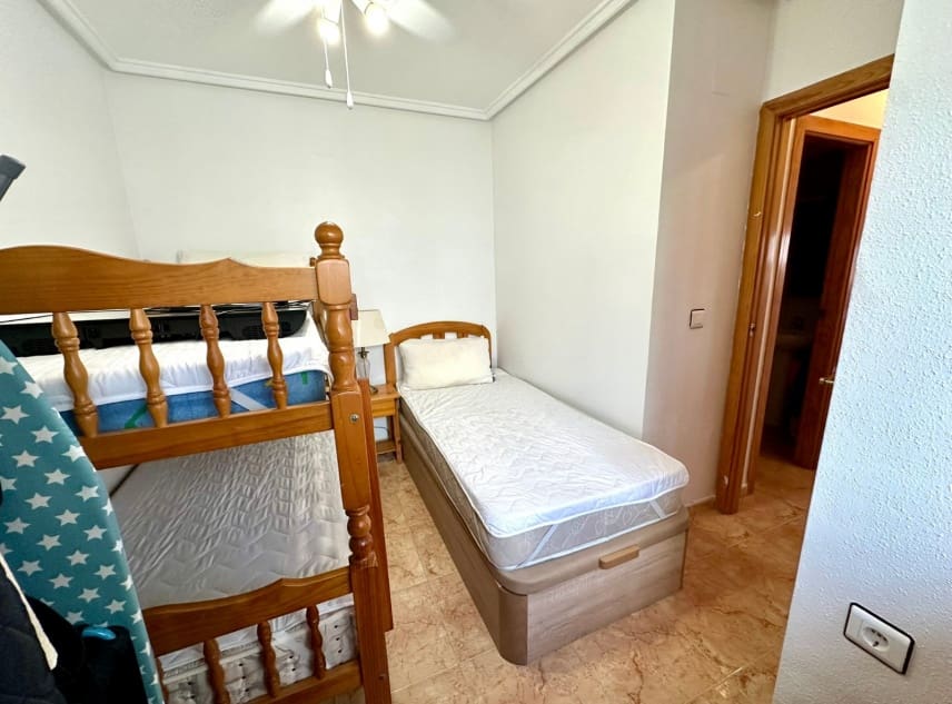 2 sypialnia Bungalow na sprzedaż w Torrevieja z basenem garażem - 148 950 € (Ref: 10158395)
