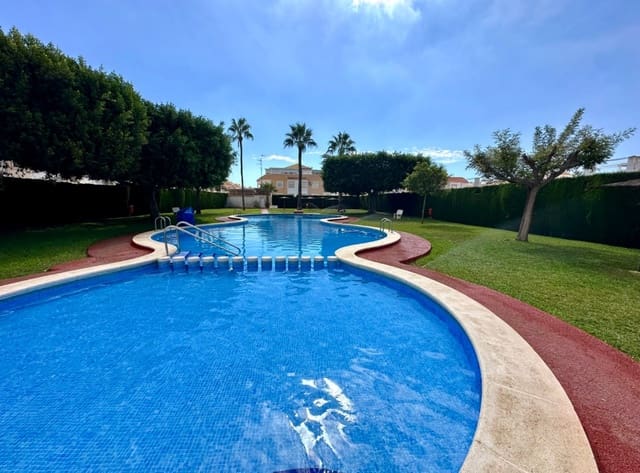 Bungalow de 2 habitaciones en El Chaparral - La Siesta - La Torreta, Torrevieja en venta con piscina garaje - 148.950 € (Ref: 10158395)