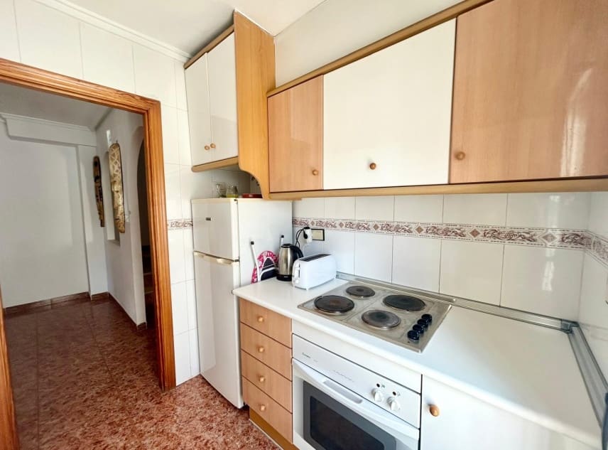 3 soveværelse Byhus til salg i Torrevieja med swimmingpool garage - € 195.000 (Ref: 10167287)