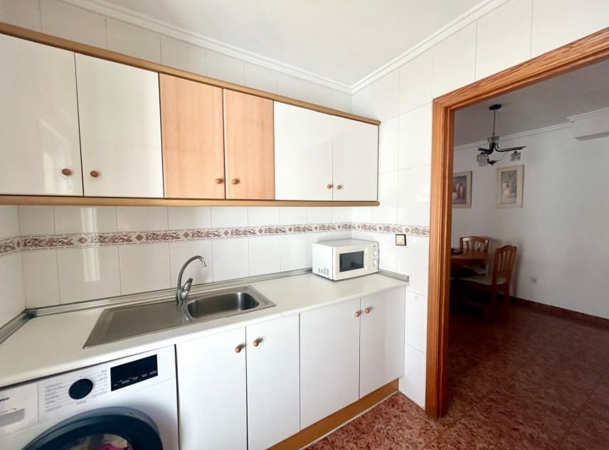 3 soveværelse Byhus til salg i Torrevieja med swimmingpool garage - € 195.000 (Ref: 10167287)
