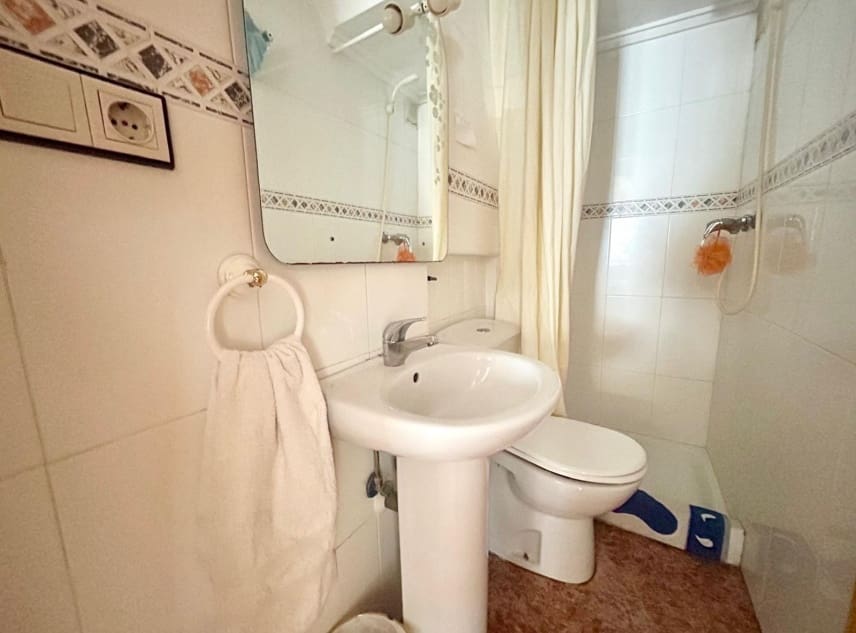 3 soveværelse Byhus til salg i Torrevieja med swimmingpool garage - € 195.000 (Ref: 10167287)