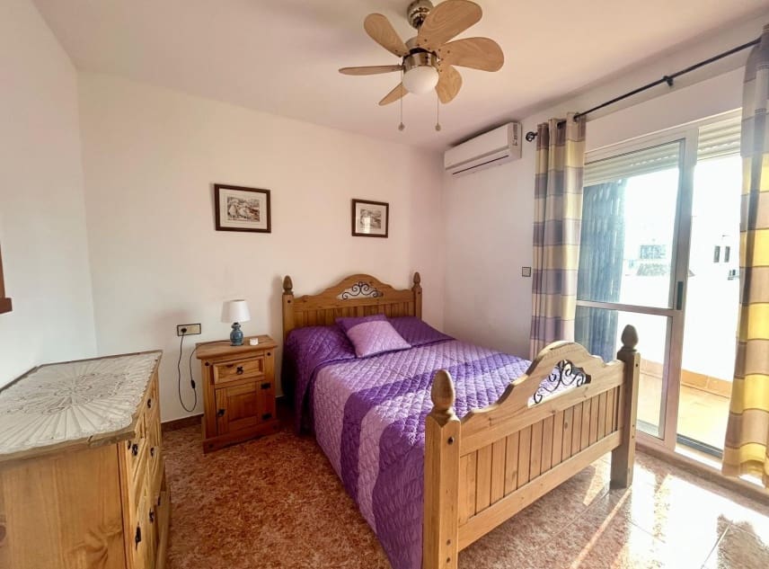3 soveværelse Byhus til salg i Torrevieja med swimmingpool garage - € 195.000 (Ref: 10167287)