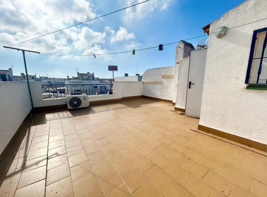 3 soveværelse Byhus til salg i Torrevieja med swimmingpool garage - € 195.000 (Ref: 10167287)