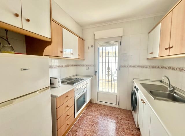 3 soveværelse Byhus til salg i El Chaparral - La Siesta - La Torreta, Torrevieja med swimmingpool garage - € 195.000 (Ref: 10167287)