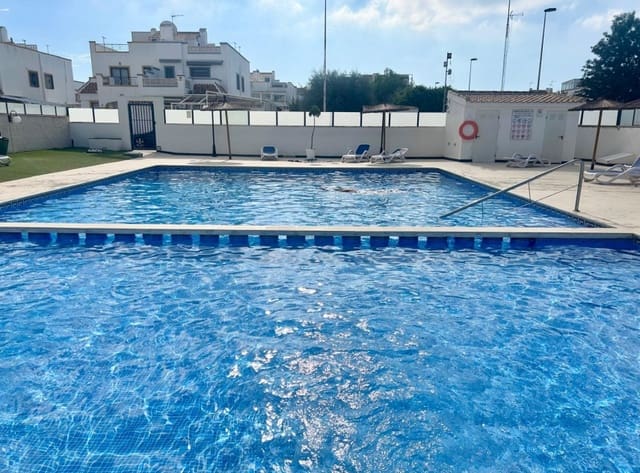 3 soveværelse Byhus til salg i El Chaparral - La Siesta - La Torreta, Torrevieja med swimmingpool garage - € 195.000 (Ref: 10167287)