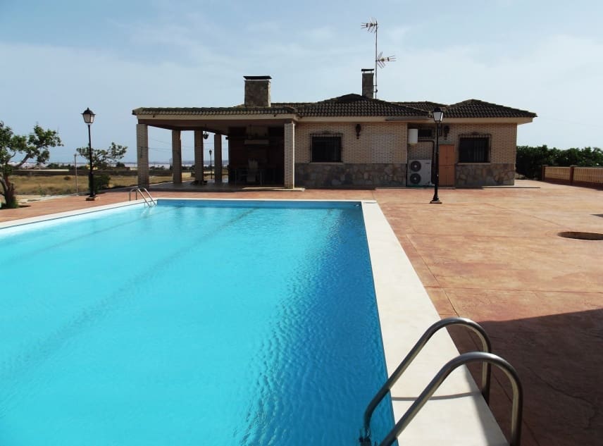 3 sypialnia Willa na sprzedaż w Los Montesinos z basenem garażem - 3 000 000 € (Ref: 7949371)