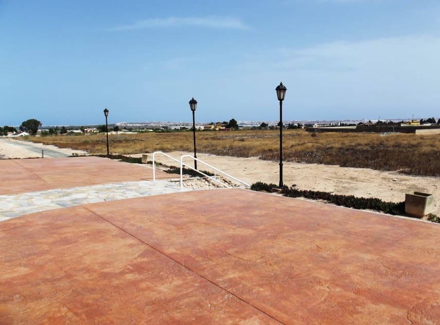 3 sypialnia Willa na sprzedaż w Los Montesinos z basenem garażem - 3 000 000 € (Ref: 7949371)