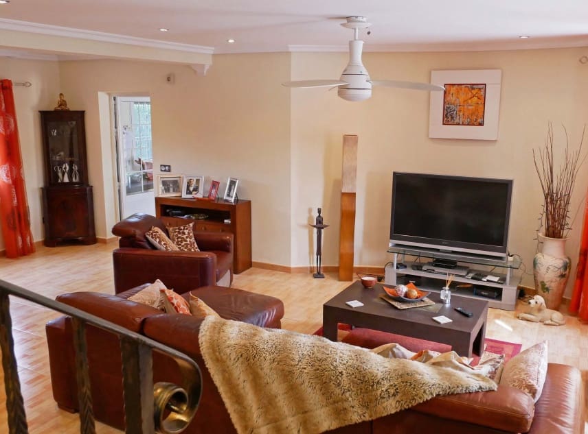 6 camera da letto Villa in vendita in El Chaparral con piscina garage - 750.000 € (Rif: 7949378)