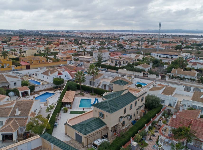 6 camera da letto Villa in vendita in El Chaparral con piscina garage - 750.000 € (Rif: 7949378)