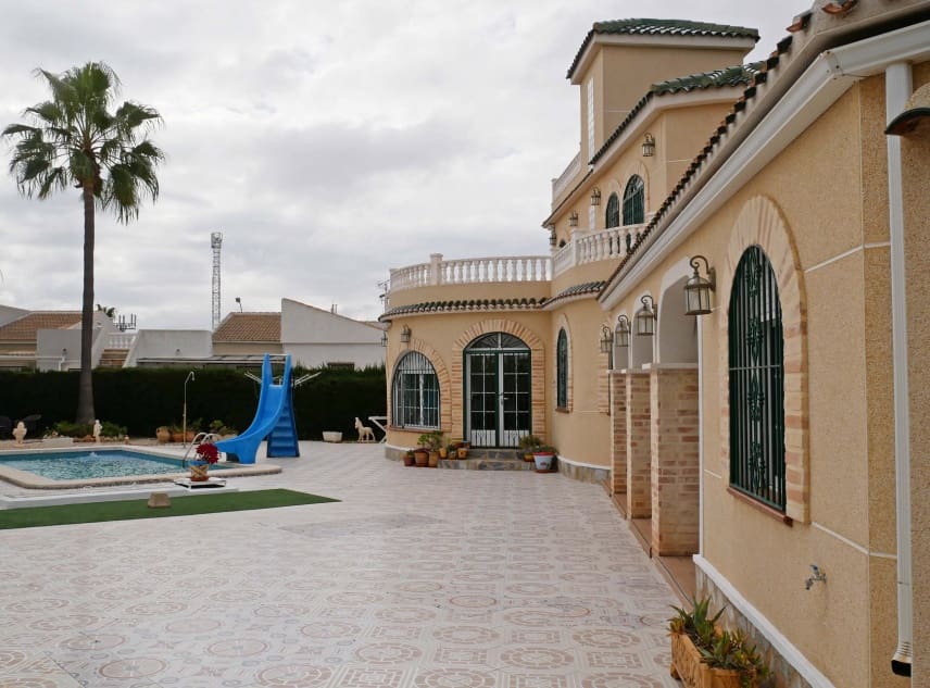 6 camera da letto Villa in vendita in El Chaparral con piscina garage - 750.000 € (Rif: 7949378)