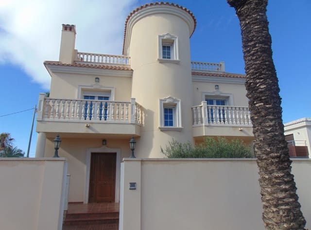 5 soverom Villa til salgs i Cabo Roig, Orihuela med svømmebasseng garasje - € 910 000 (Ref: 7949383)