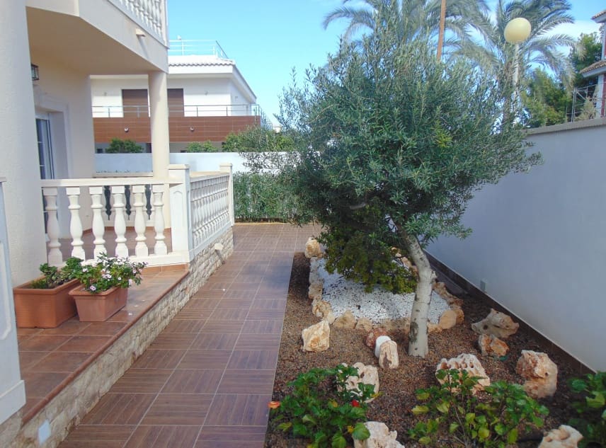 5 soveværelse Villa til salg i Cabo Roig med swimmingpool garage - € 910.000 (Ref: 7949383)