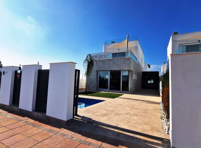 3 chambre Villa/Maison à vendre à Los Alcazares avec piscine garage - 420 000 € (Ref: 8176061)