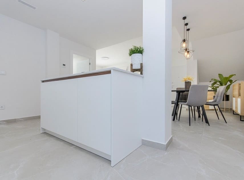 2 soveværelse Bungalow til salg i San Miguel de Salinas med swimmingpool garage - € 375.000 (Ref: 8479846)