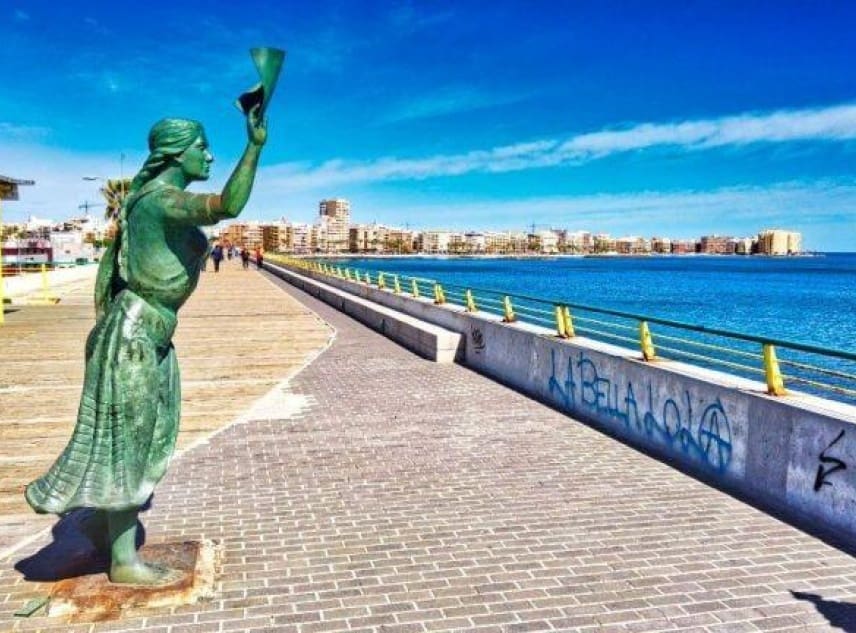 3 soveværelse Lejlighed til salg i Torrevieja med swimmingpool - € 309.000 (Ref: 8753964)