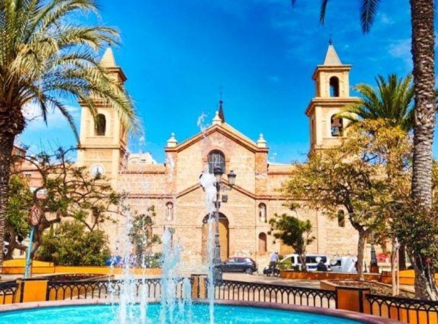 3 soveværelse Lejlighed til salg i Torrevieja med swimmingpool - € 279.000 (Ref: 8753966)