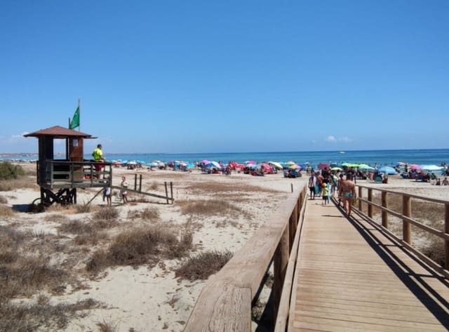 2 soveværelse Bungalow til salg i Los Cuarteros, San Pedro del Pinatar med swimmingpool - € 299.950 (Ref: 8769345)