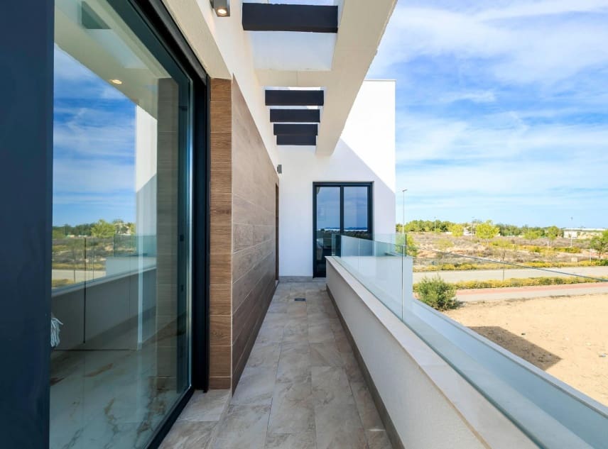 3 bedroom Villa for sale in Pilar de la Horadada with pool garage - € 399,000 (Ref: 8785342)