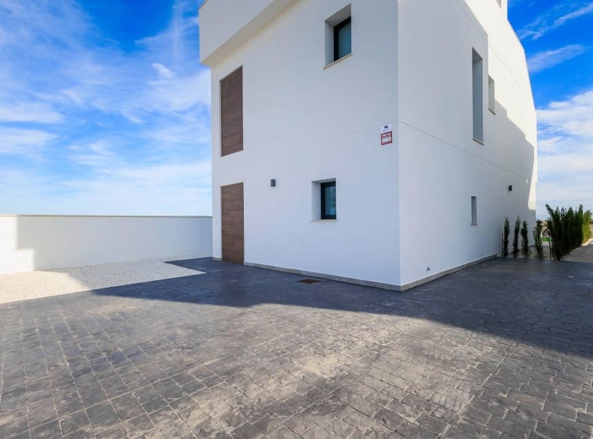 3 soveværelse Villa til salg i Pilar de la Horadada med swimmingpool garage - € 460.000 (Ref: 8785343)