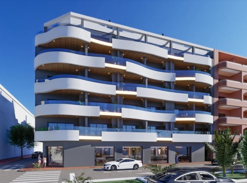 2 soveværelse Penthouse til salg i Torrevieja med swimmingpool - € 469.000 (Ref: 8785348)