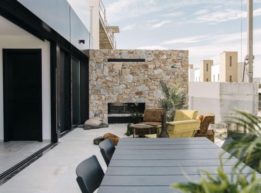 4 bedroom Villa for sale in Rojales with pool garage - € 995,000 (Ref: 8785350)