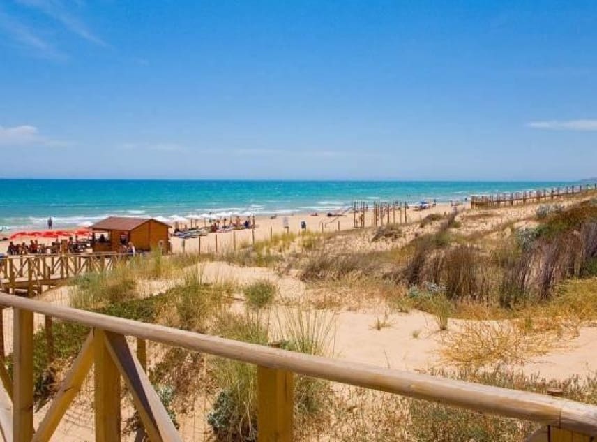 3 bedroom Villa for sale in Benijofar with pool garage - € 488,000 (Ref: 8820835)