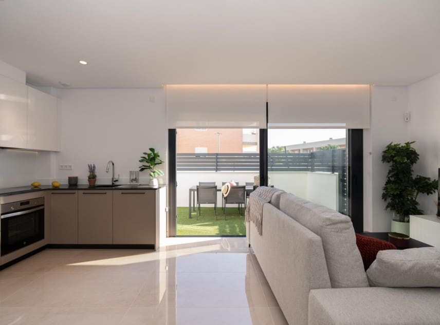 3 soveværelse Byhus til salg i Gran Alacant med swimmingpool - € 395.000 (Ref: 8837660)