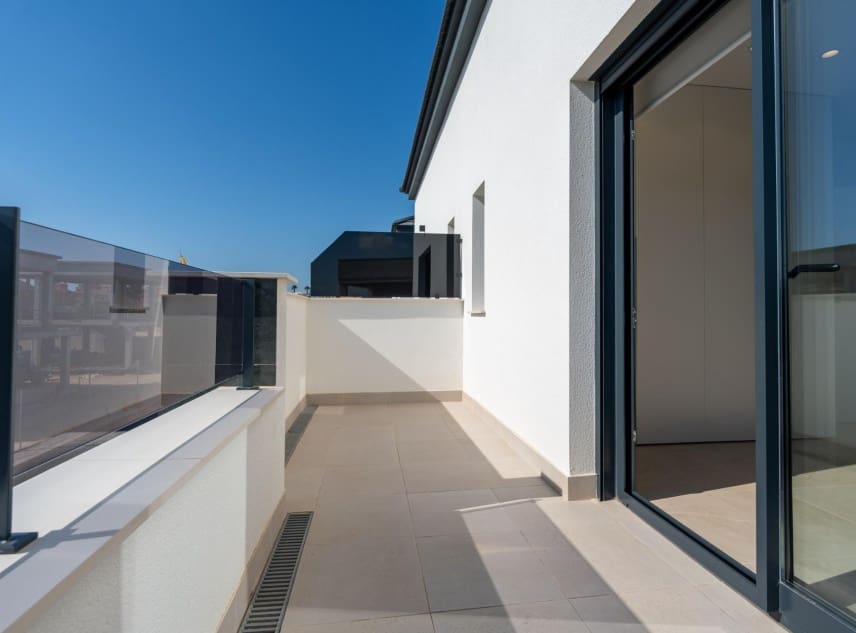 3 soveværelse Byhus til salg i Gran Alacant med swimmingpool - € 395.000 (Ref: 8837660)