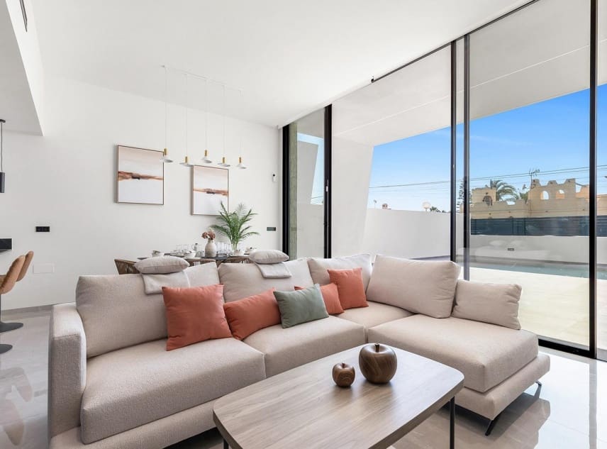 3 bedroom Villa for sale in Los Balcones with pool garage - € 700,000 (Ref: 8850422)