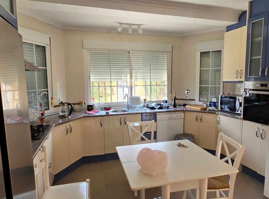 5 soveværelse Villa til salg i El Chaparral med swimmingpool garage - € 595.000 (Ref: 8917315)