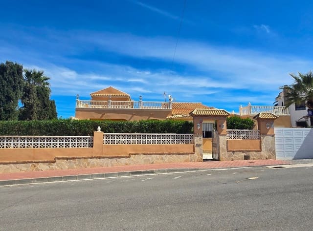5 bedroom Villa for sale in El Chaparral, Torrevieja with pool garage - € 595,000 (Ref: 8917315)