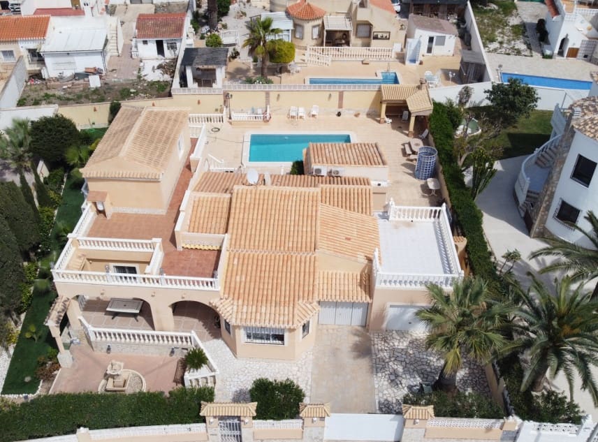 5 soveværelse Villa til salg i El Chaparral med swimmingpool garage - € 595.000 (Ref: 8917315)