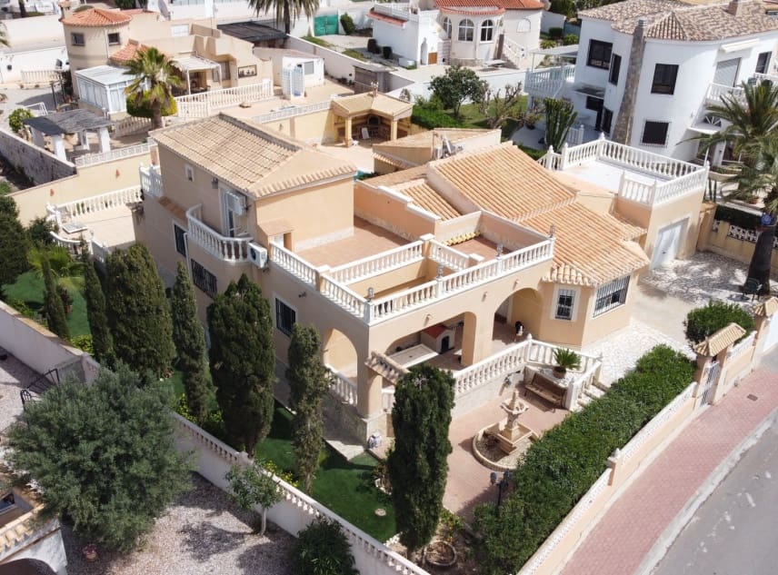 5 soveværelse Villa til salg i El Chaparral med swimmingpool garage - € 595.000 (Ref: 8917315)