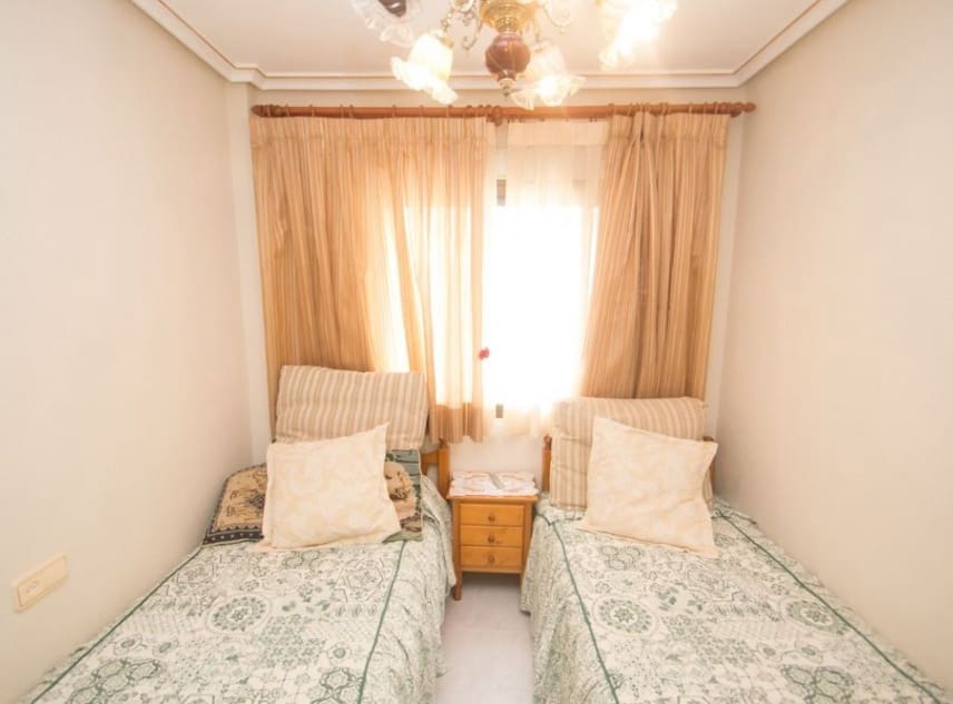 2 bedroom Apartment for sale in La Veleta - € 145,000 (Ref: 9000566)