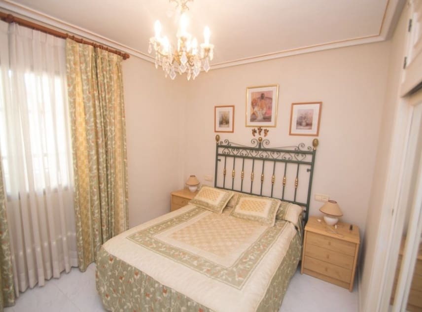 2 bedroom Apartment for sale in La Veleta - € 145,000 (Ref: 9000566)