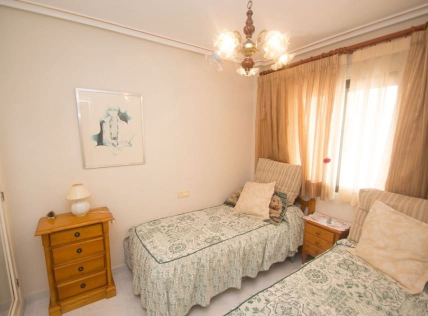 2 bedroom Apartment for sale in La Veleta - € 145,000 (Ref: 9000566)