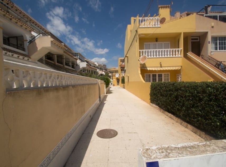 2 bedroom Apartment for sale in La Veleta - € 145,000 (Ref: 9000566)