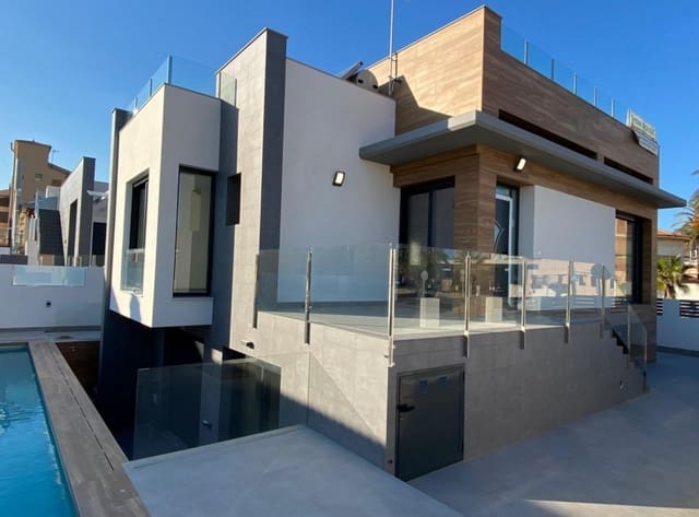 4 soveværelse Villa til salg i Los Europeos, Torrevieja med swimmingpool - € 940.000 (Ref: 9087270)