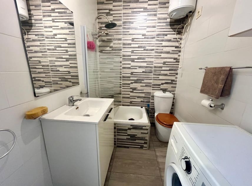 1 soveværelse Bungalow til salg i El Limonar med swimmingpool - € 79.950 (Ref: 9087281)