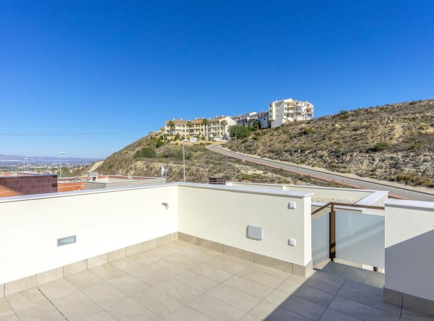 3 soveværelse Villa til salg i Atalaya Park med swimmingpool garage - € 649.000 (Ref: 9109673)