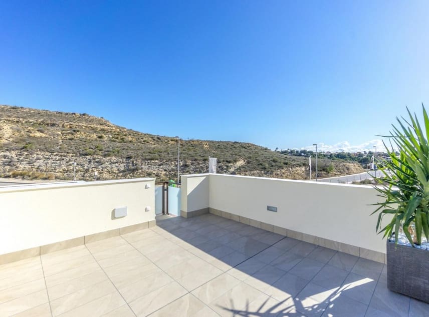 3 soveværelse Villa til salg i Atalaya Park med swimmingpool garage - € 649.000 (Ref: 9109673)