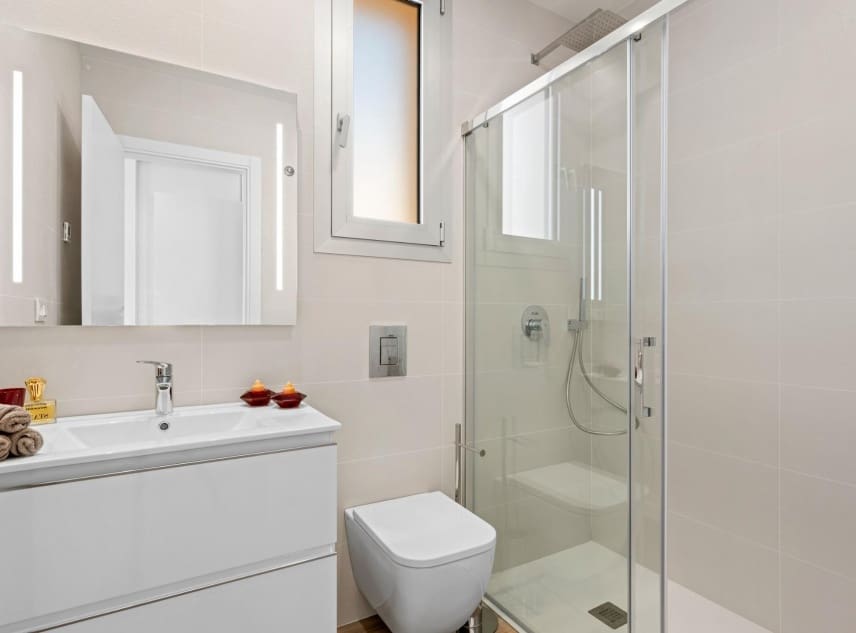 2 soveværelse Penthouse til salg i Villamartin med swimmingpool - € 425.000 (Ref: 9111349)